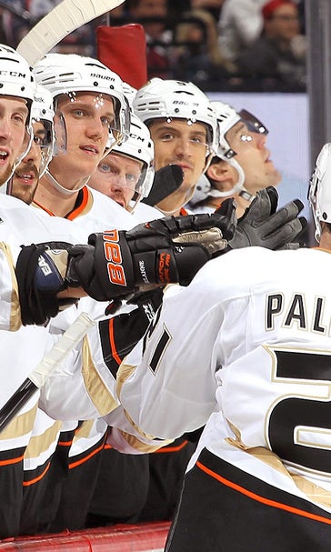 Six-goal second period lifts Ducks to win over Avalanche